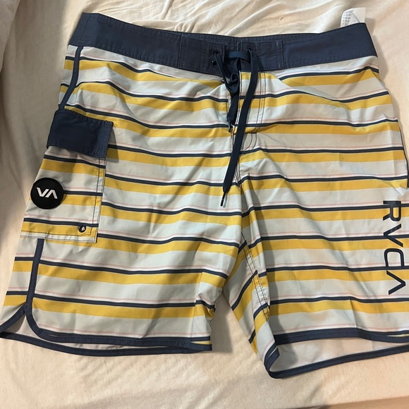 12 pairs of board shorts swim trunks. RVCA salty Crew billabong volcom. Size 34 - Picture 7 of 12